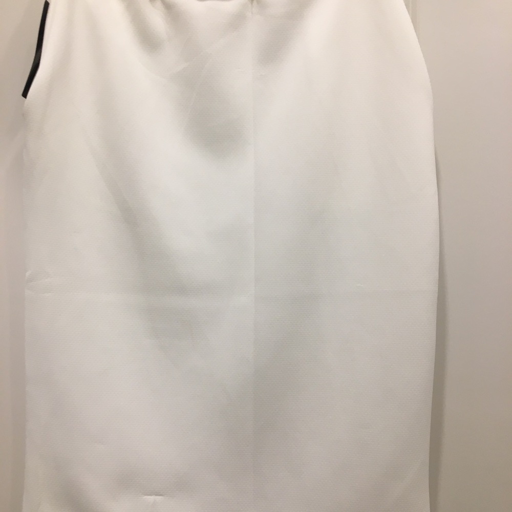 New skirt - Picture 2 of 5